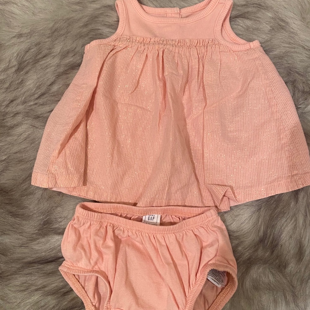 Baby Gap 2 pc set dress/diaper cover peach 0-3 no
